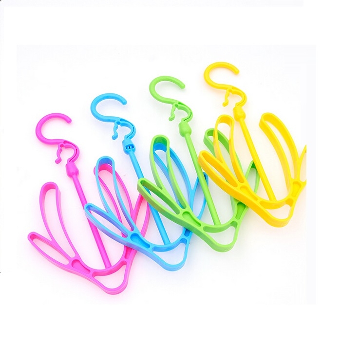 Plastic shoes hanger from MMCIS
