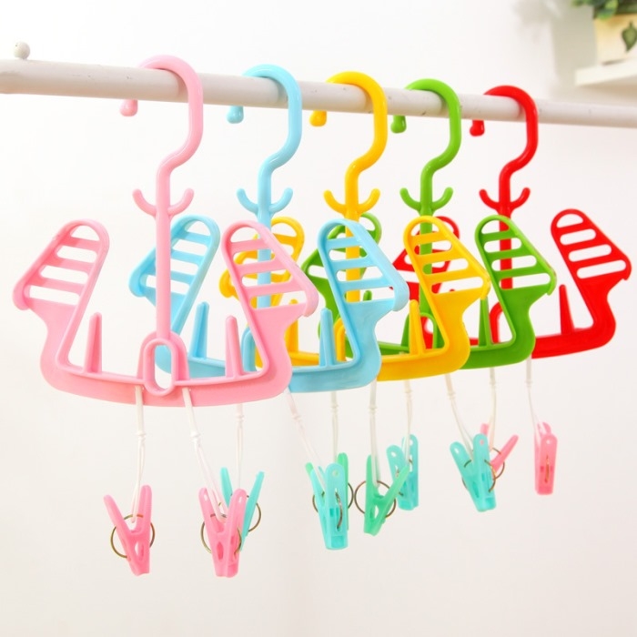 Plastic shoes hanger from MMCIS