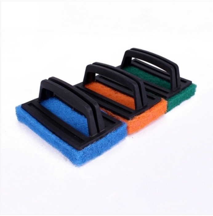 Cleaning sponge with handle from MMCIS